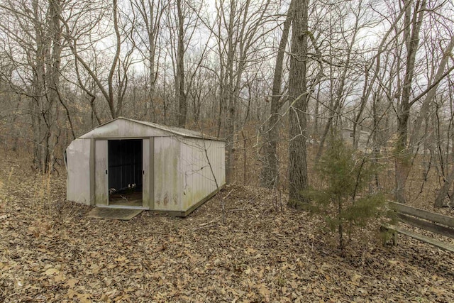 view of outbuilding