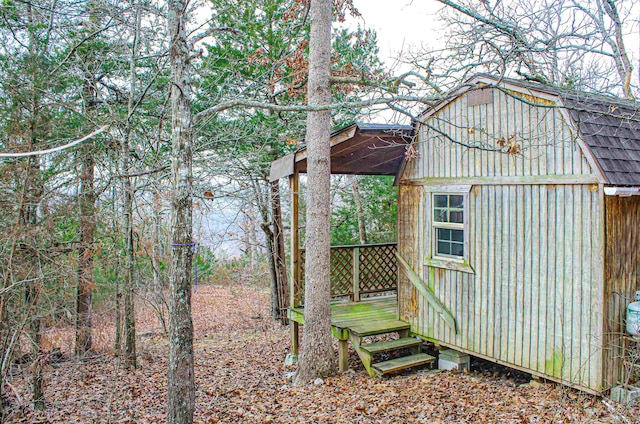 view of outbuilding