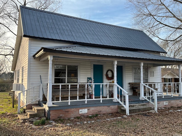 view of front of home with covered porch