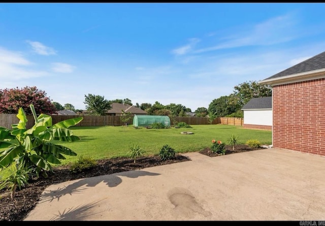 view of yard with a patio