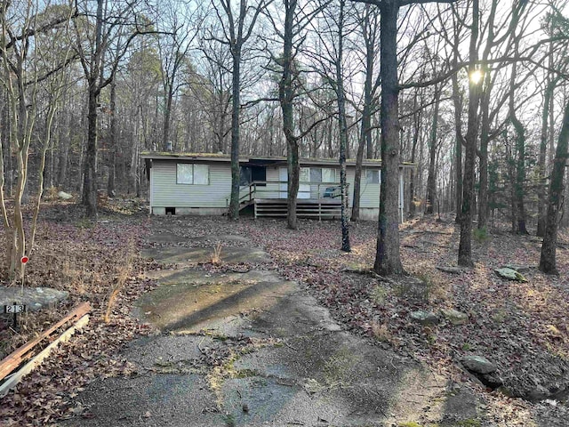 manufactured / mobile home featuring a deck