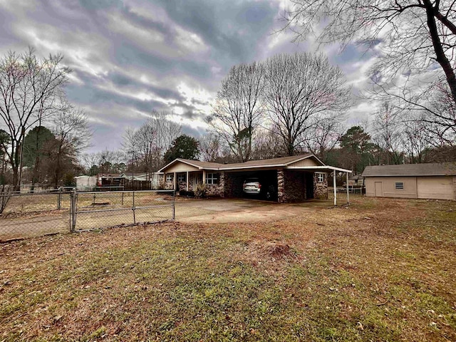 view of yard featuring a carport