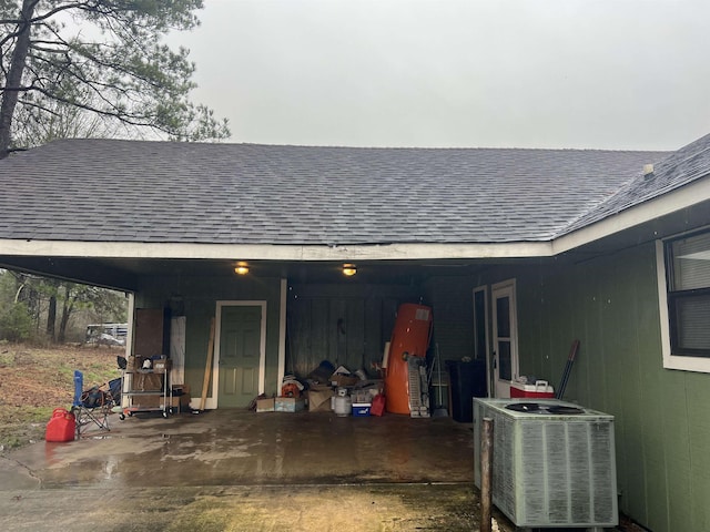 garage featuring central air condition unit