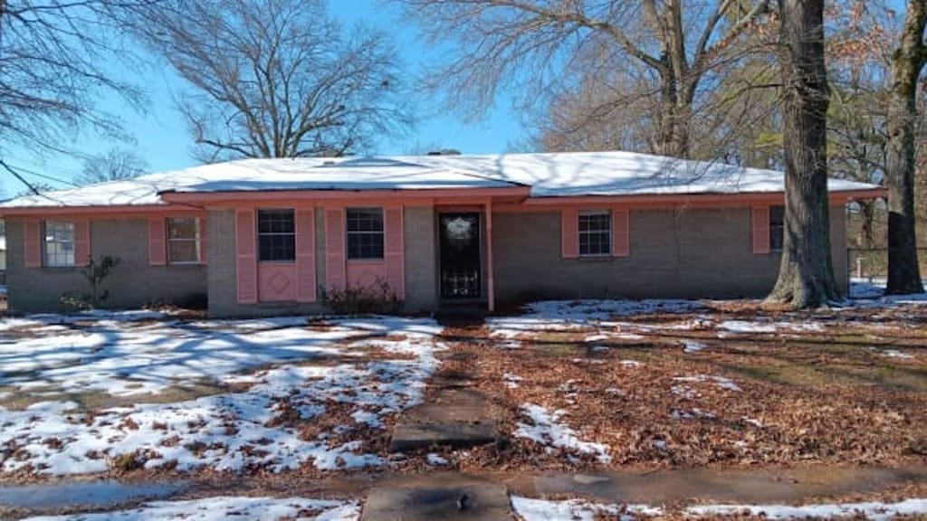 view of single story home