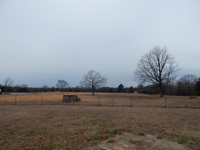 view of yard featuring a rural view