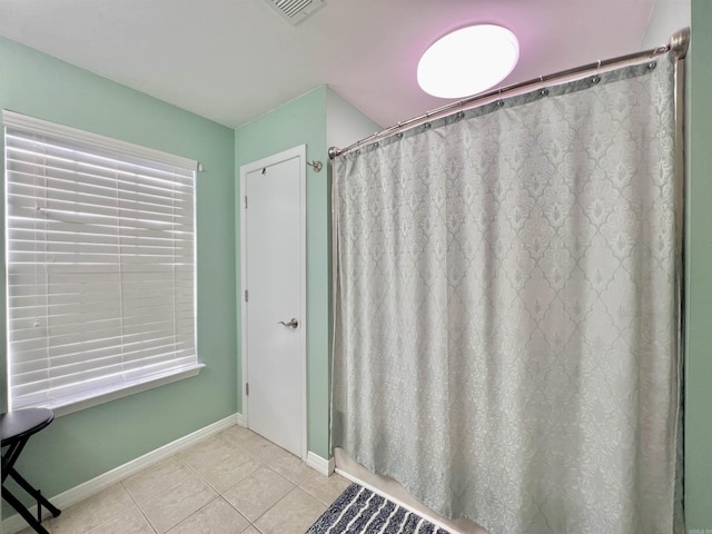 full bathroom featuring visible vents, baseboards, and tile patterned floors