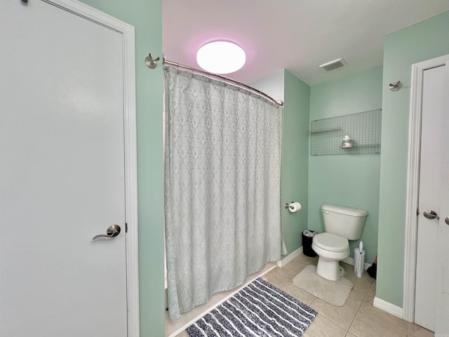 full bathroom with baseboards, visible vents, toilet, and tile patterned floors