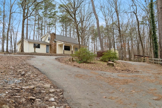 view of front of home featuring driveway