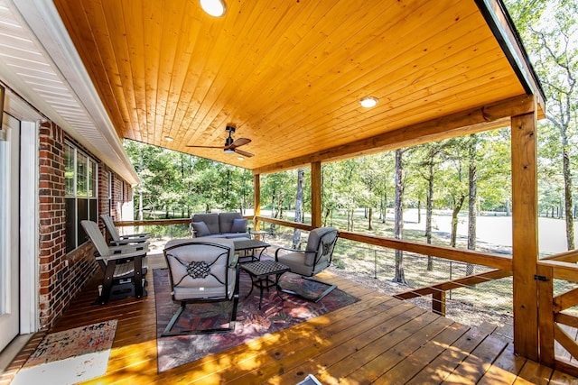 deck with ceiling fan