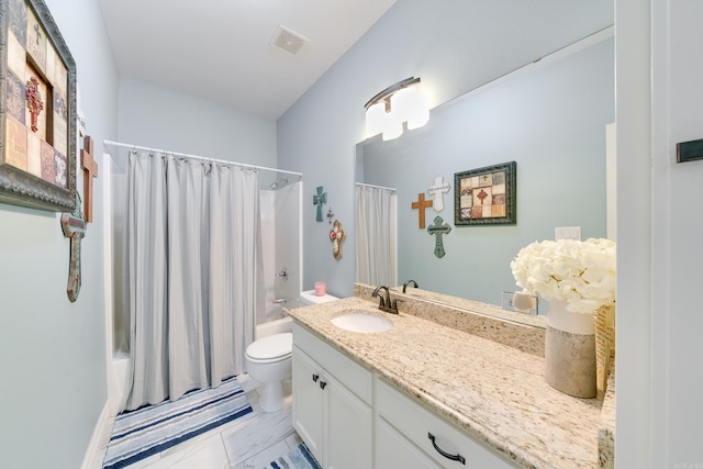 full bathroom featuring visible vents, vanity, toilet, and shower / bath combo with shower curtain