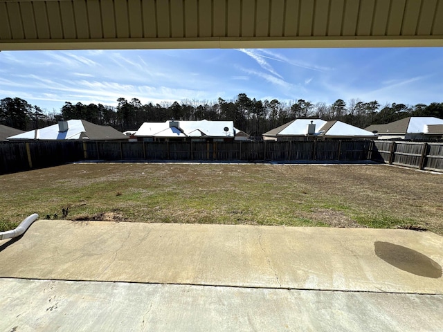 view of yard featuring a fenced backyard