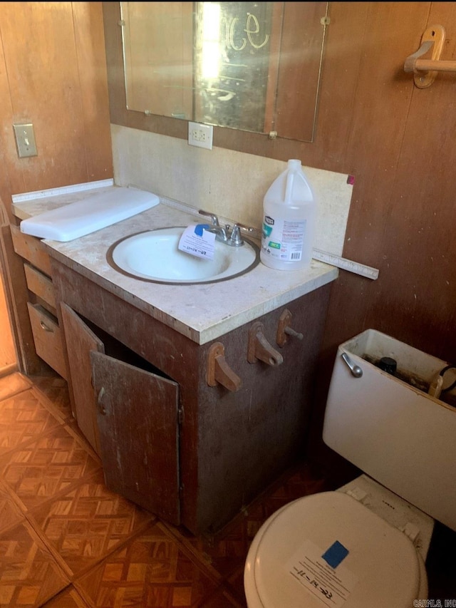 860 Ash St, Prescott, AR 71857 - bathroom featuring vanity and toilet