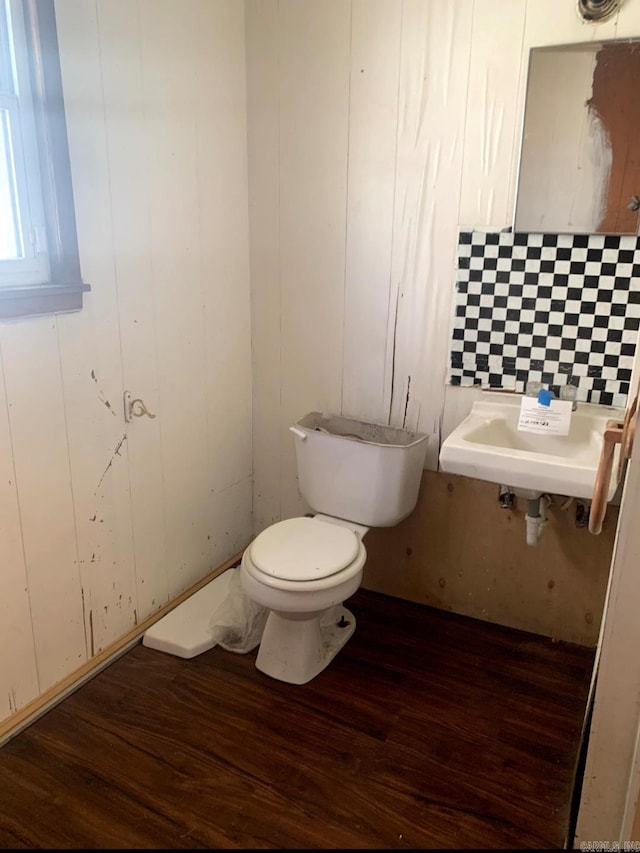 860 Ash St, Prescott, AR 71857 - bathroom with toilet, a sink, and wood finished floors