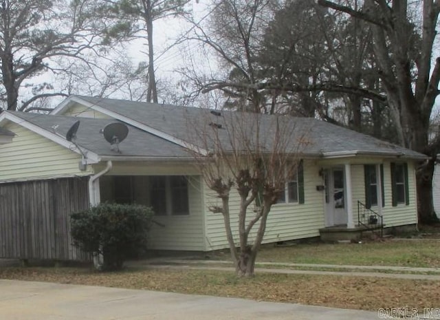 view of front of property