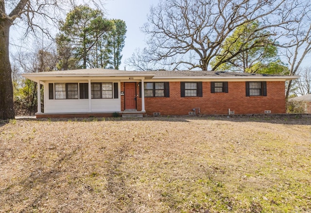 ranch-style house with crawl space and brick siding