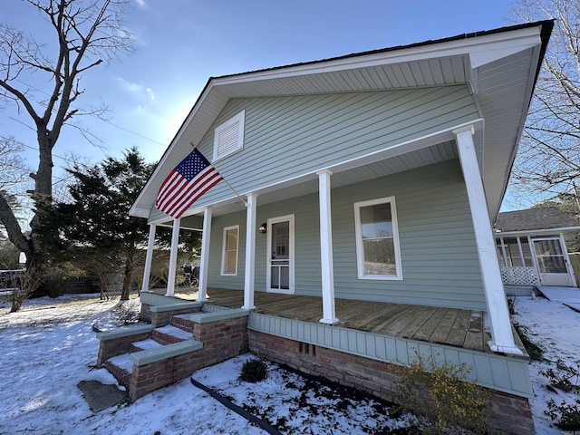 view of front facade with a porch