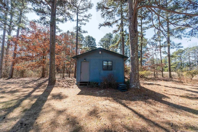 view of outbuilding