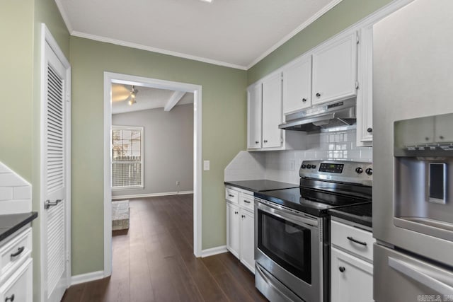 kitchen featuring dark countertops, under cabinet range hood, stainless steel appliances, and decorative backsplash