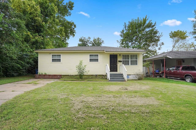 view of front of home featuring crawl space and a front lawn