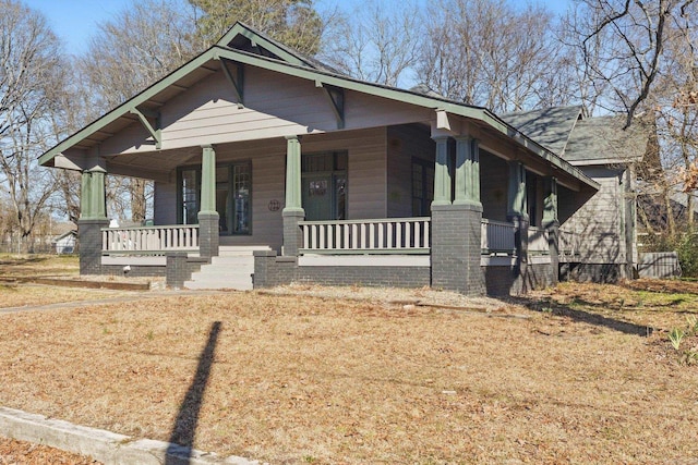 view of front of property featuring a porch