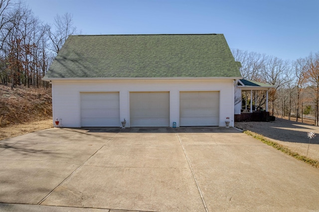 view of detached garage