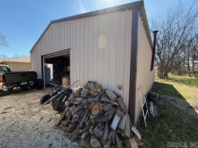 view of outdoor structure featuring an outdoor structure