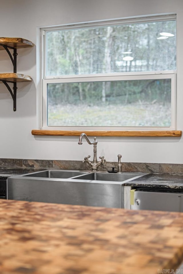 kitchen featuring a sink