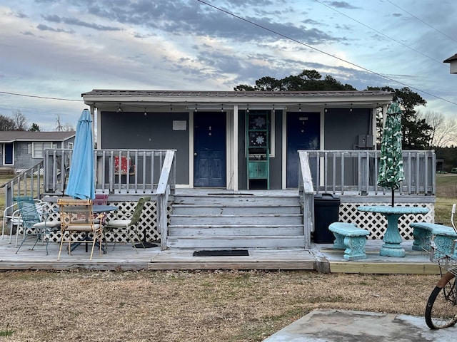 view of front of home featuring a porch