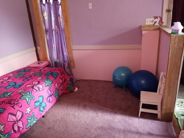 bedroom featuring carpet flooring