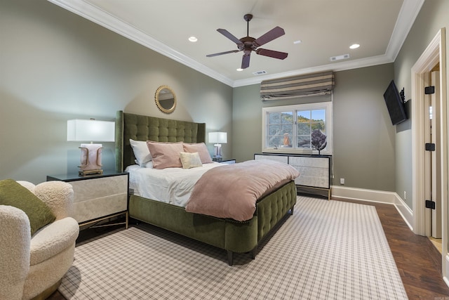 bedroom featuring recessed lighting, wood finished floors, visible vents, baseboards, and ornamental molding