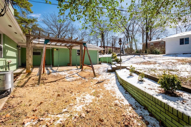 view of yard featuring a patio area