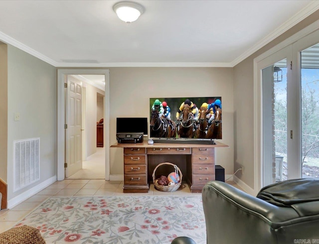 121 Chappel Hill Rd, Hot Springs, AR 71913 - interior space with light tile patterned flooring, baseboards, visible vents, and crown molding