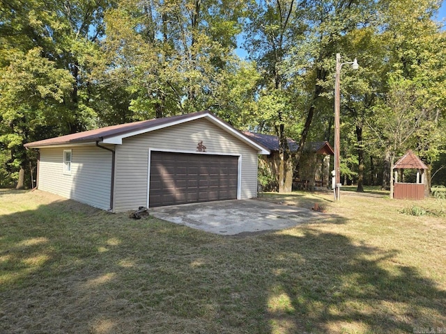 view of detached garage