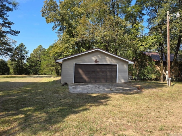 view of detached garage