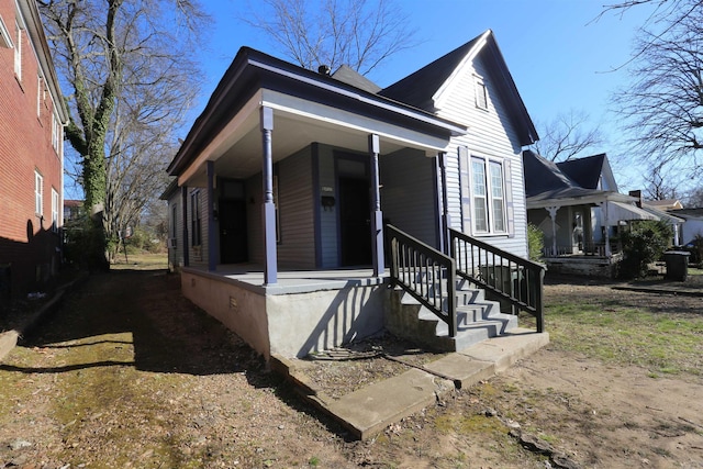 bungalow-style house with covered porch