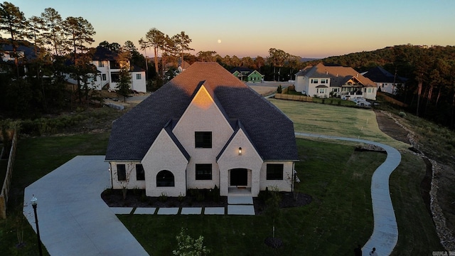 view of aerial view at dusk