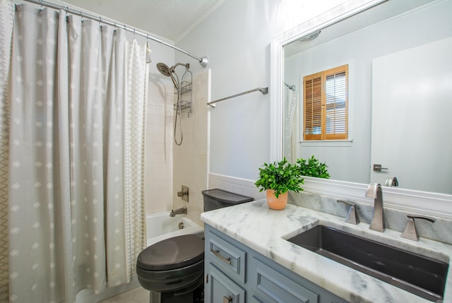 bathroom with toilet, shower / bathtub combination with curtain, crown molding, and vanity