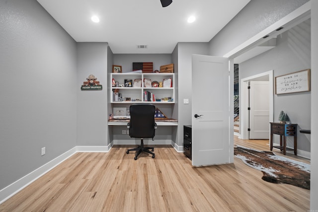 office with visible vents, baseboards, built in study area, light wood-type flooring, and recessed lighting