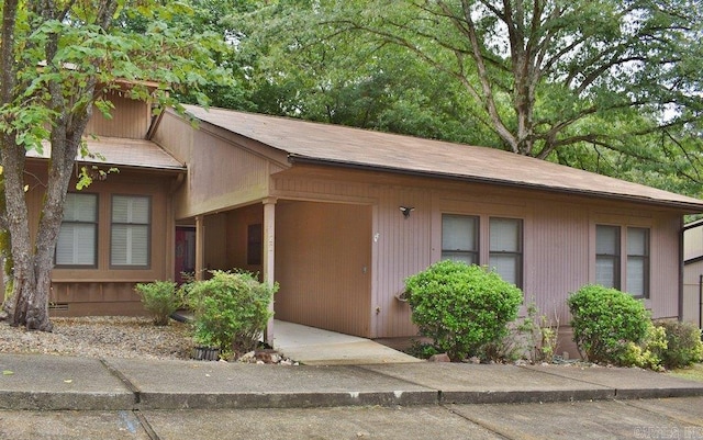 view of front of property