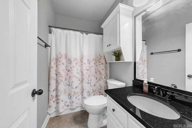 full bathroom featuring toilet, a shower with curtain, vanity, and tile patterned floors