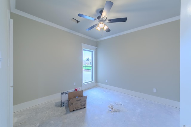 empty room featuring ceiling fan, ornamental molding, unfinished concrete floors, and baseboards