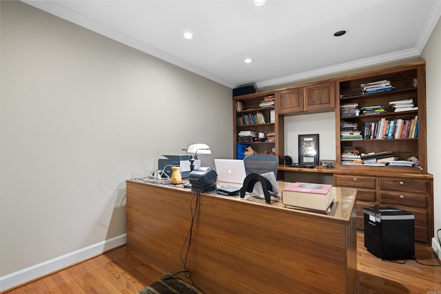 office featuring crown molding, recessed lighting, baseboards, and light wood-type flooring