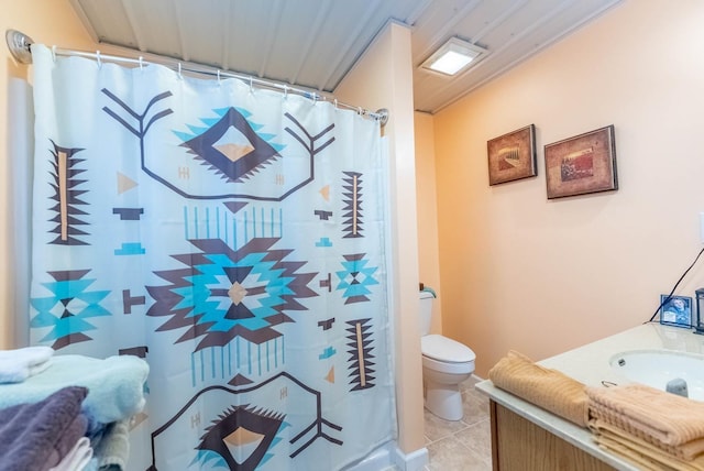 full bath featuring vanity, tile patterned floors, toilet, and a shower with curtain