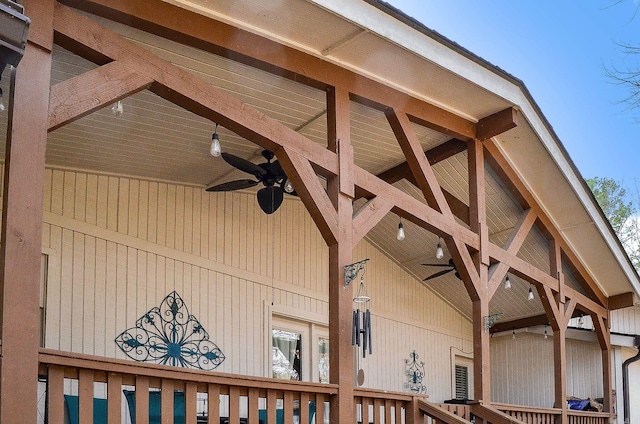 details featuring a ceiling fan