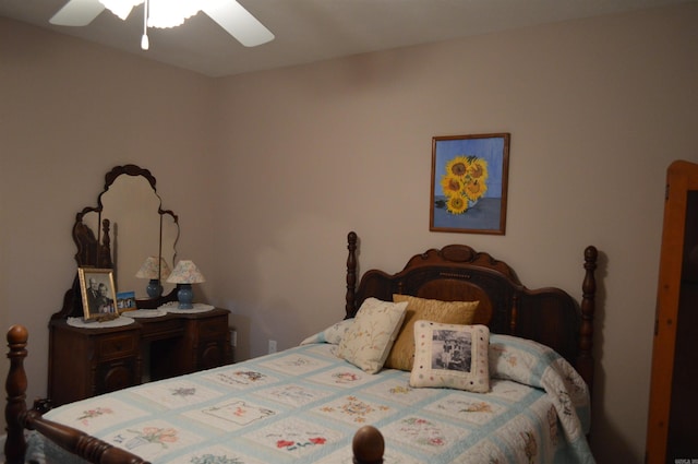 bedroom with ceiling fan