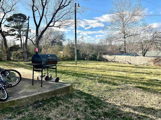 view of yard featuring fence