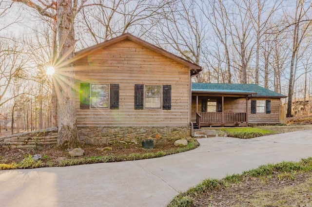 view of front of home featuring a porch