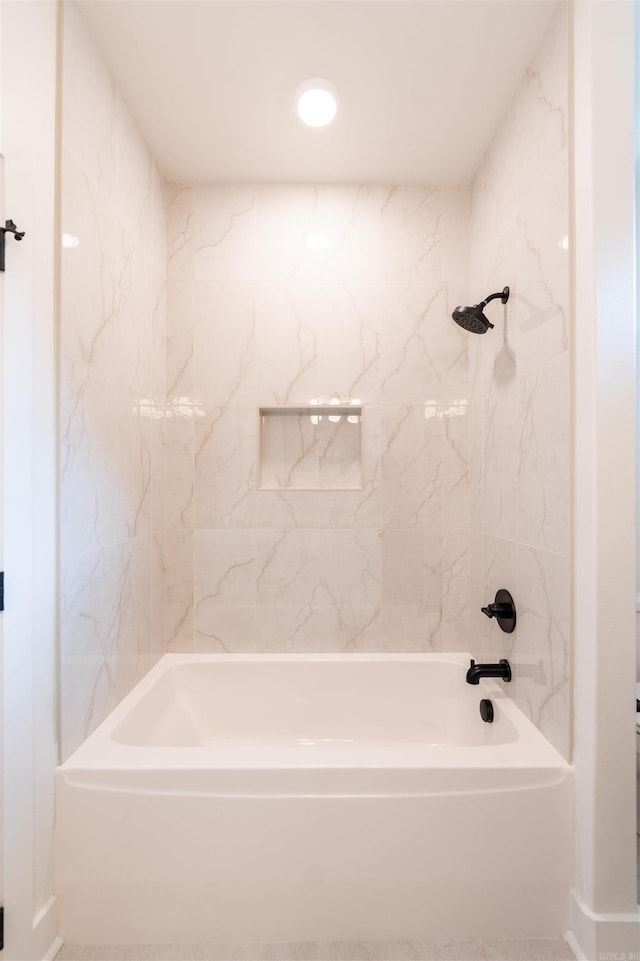 full bath with shower / bathtub combination