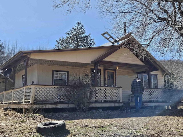 view of front of property with a porch