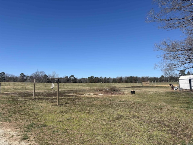 view of yard featuring a rural view